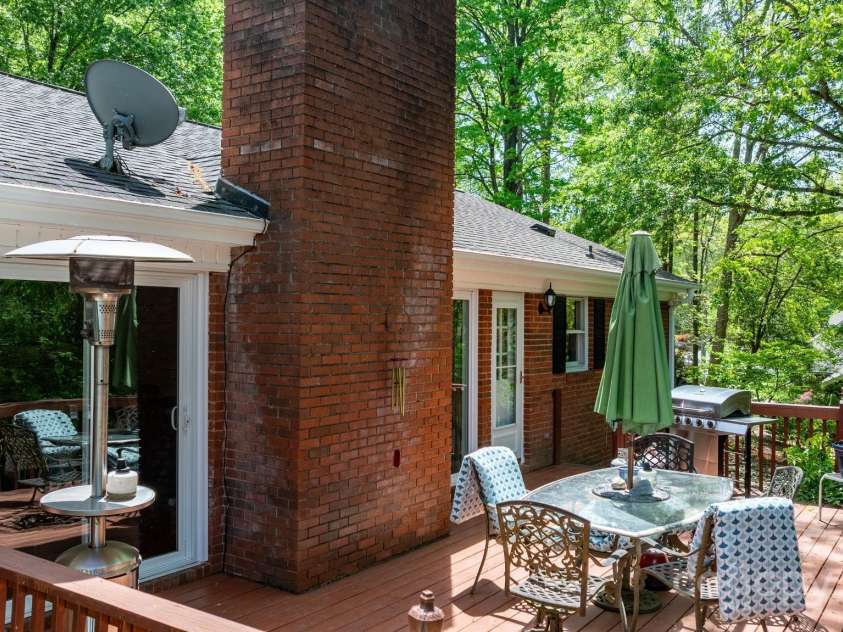 100 Heritage Lane, Morganton, NC 28655.  MLS# CAR4249355, YatesRealty ID 8554. 