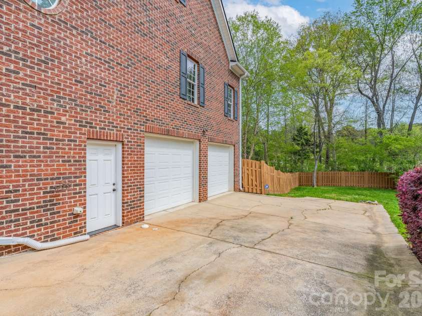 2172 Raven Drive, Rock Hill, SC 29732.  MLS# CAR4364182, YatesRealty ID 8554. 