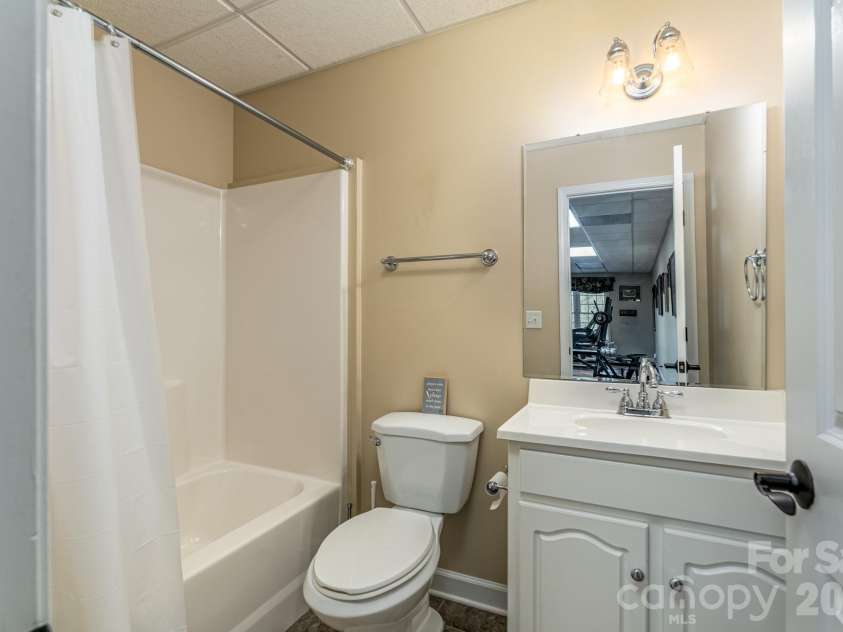 2172 Raven Drive, Rock Hill, SC 29732.  MLS# CAR4364182, YatesRealty ID 8554. Full Bath #4 - Basement Level