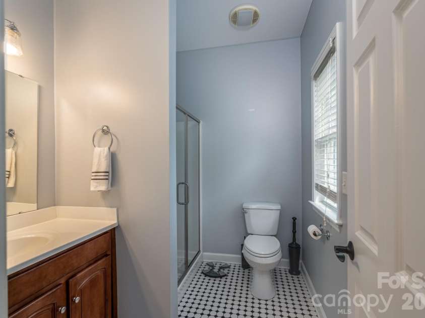 2172 Raven Drive, Rock Hill, SC 29732.  MLS# CAR4364182, YatesRealty ID 8554. Full Bath in Bedroom 2