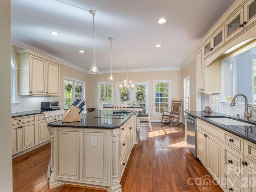 2172 Raven Drive, Rock Hill, SC 29732.  MLS# CAR4364182, YatesRealty ID 8554. Kitchen
