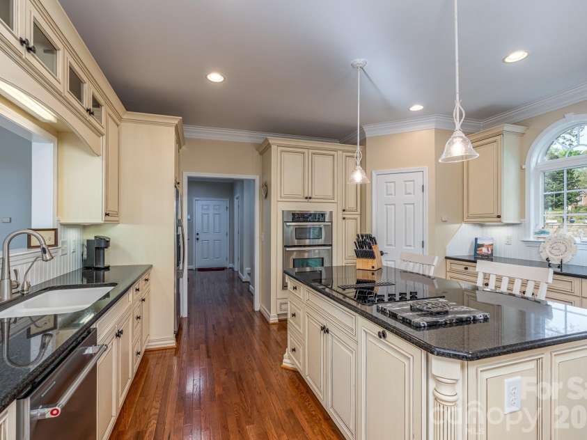 2172 Raven Drive, Rock Hill, SC 29732.  MLS# CAR4364182, YatesRealty ID 8554. Kitchen