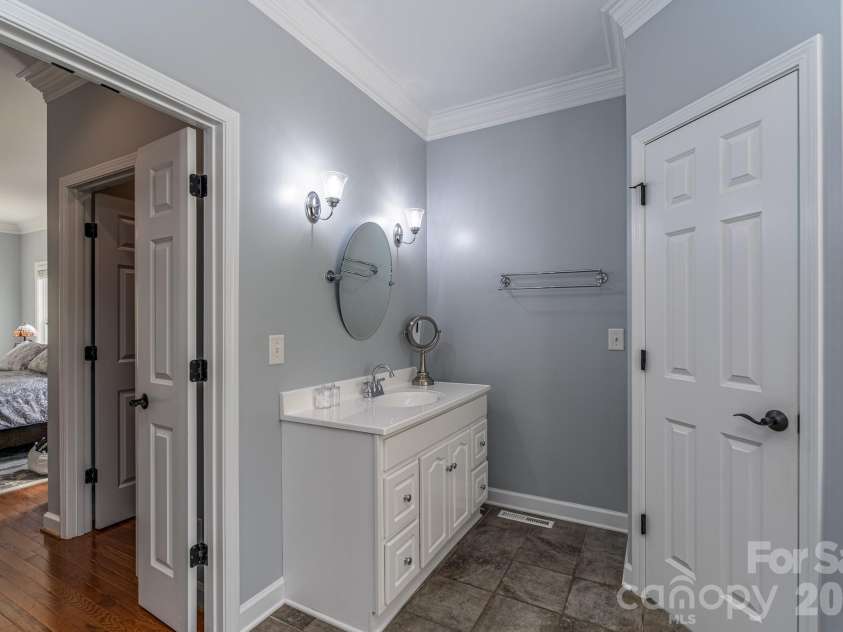 2172 Raven Drive, Rock Hill, SC 29732.  MLS# CAR4364182, YatesRealty ID 8554. Primary Bath