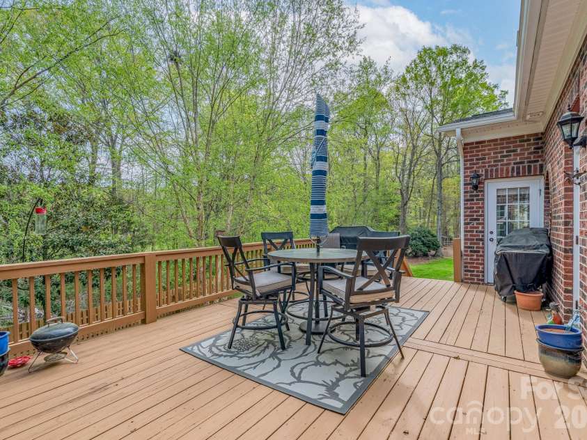 2172 Raven Drive, Rock Hill, SC 29732.  MLS# CAR4364182, YatesRealty ID 8554. Spacious Deck on Main Level