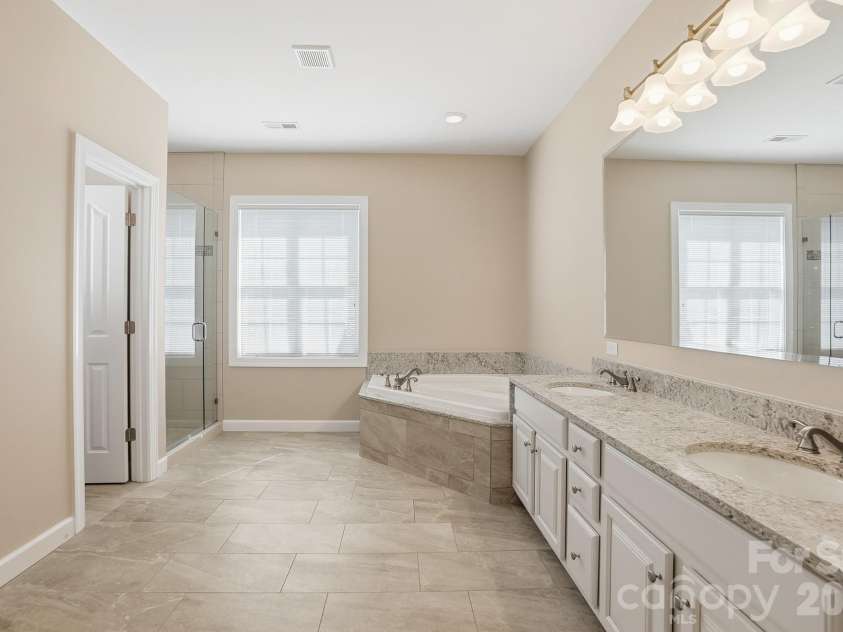 603 Deercross Lane, Waxhaw, NC 28173.  MLS# CAR4364148, YatesRealty ID 8555. 