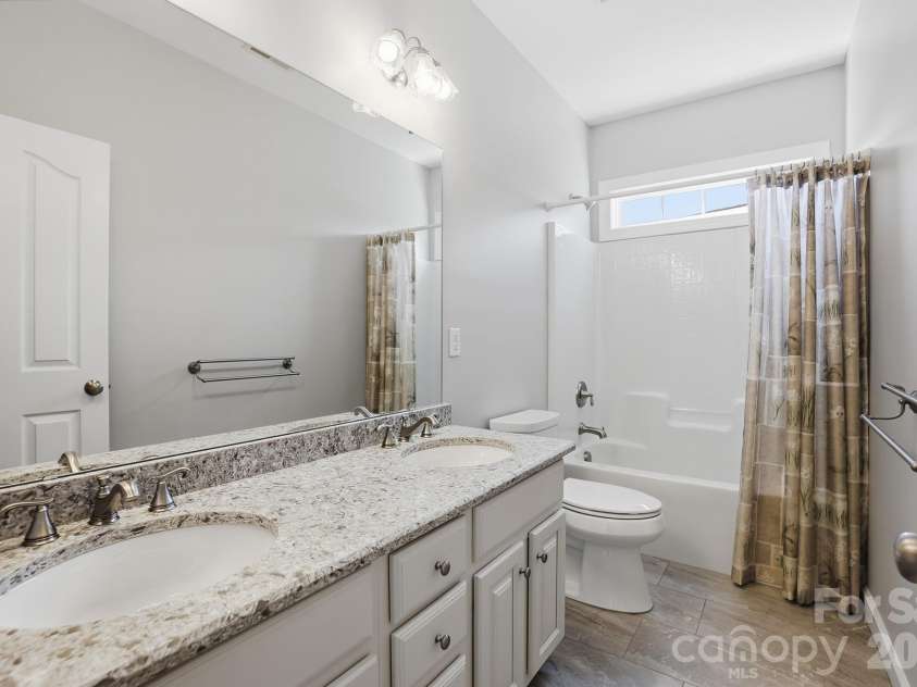 603 Deercross Lane, Waxhaw, NC 28173.  MLS# CAR4364148, YatesRealty ID 8555. 