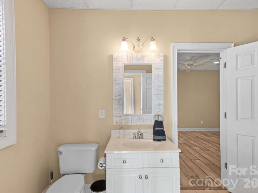 121 Pleasant Pointe Drive, Hickory, NC 28601.  MLS# CAR4327566, YatesRealty ID 8557. Bathroom in basement.