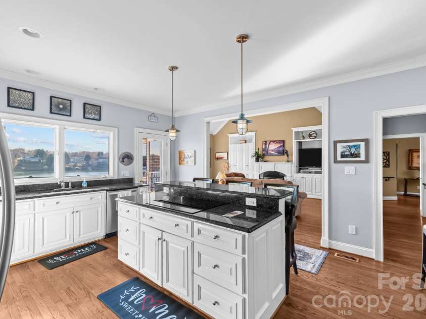 121 Pleasant Pointe Drive, Hickory, NC 28601.  MLS# CAR4327566, YatesRealty ID 8557. Kitchen view from garage door entrance.