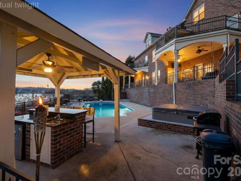 121 Pleasant Pointe Drive, Hickory, NC 28601.  MLS# CAR4327566, YatesRealty ID 8557. Pool/Spa area with wetbar.