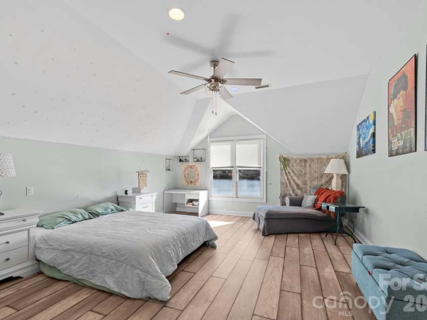 121 Pleasant Pointe Drive, Hickory, NC 28601.  MLS# CAR4327566, YatesRealty ID 8557. Upstairs bedroom.