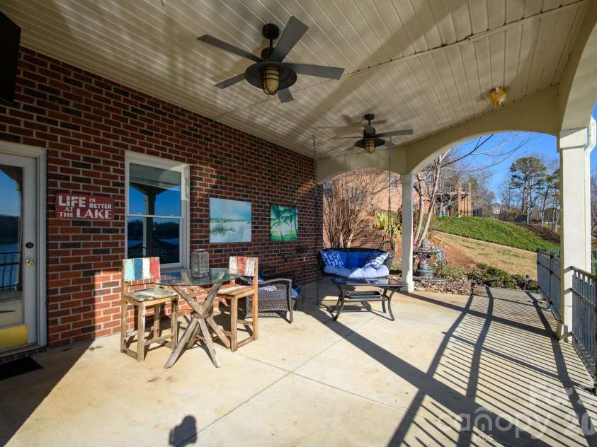 121 Pleasant Pointe Drive, Hickory, NC 28601.  MLS# CAR4327566, YatesRealty ID 8557. Walk out basement area.