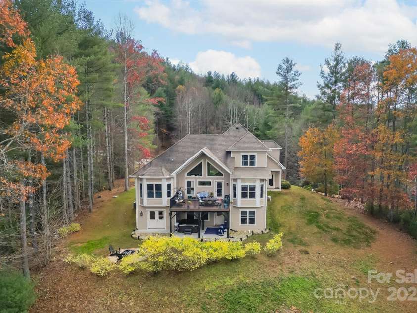 5346 Oak Crest Lane, Lenoir, NC 28645.  MLS# CAR4270819, YatesRealty ID 8557. 