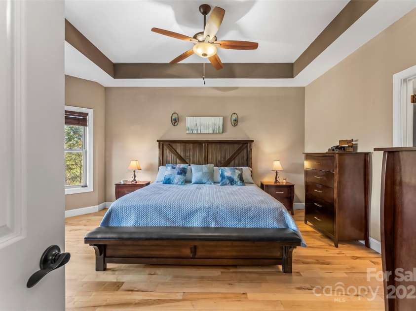 5346 Oak Crest Lane, Lenoir, NC 28645.  MLS# CAR4270819, YatesRealty ID 8557. 