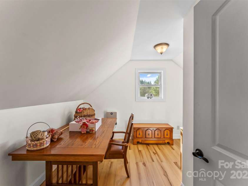 5346 Oak Crest Lane, Lenoir, NC 28645.  MLS# CAR4270819, YatesRealty ID 8557. 