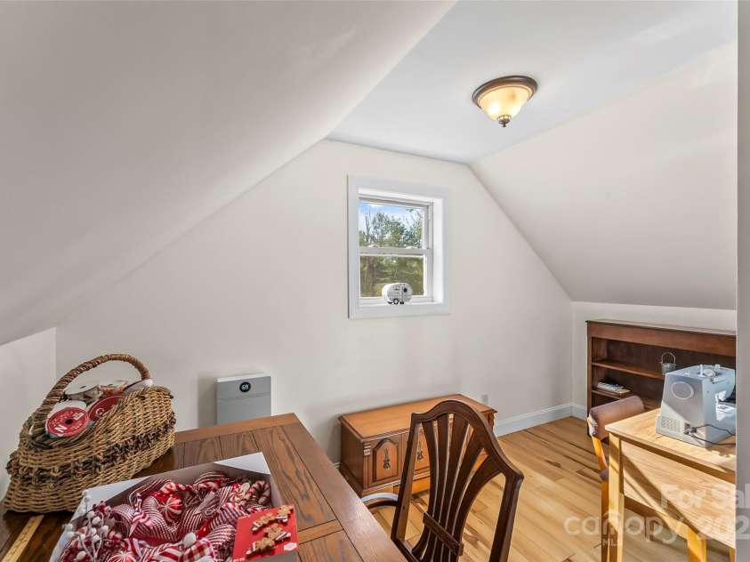 5346 Oak Crest Lane, Lenoir, NC 28645.  MLS# CAR4270819, YatesRealty ID 8557. 