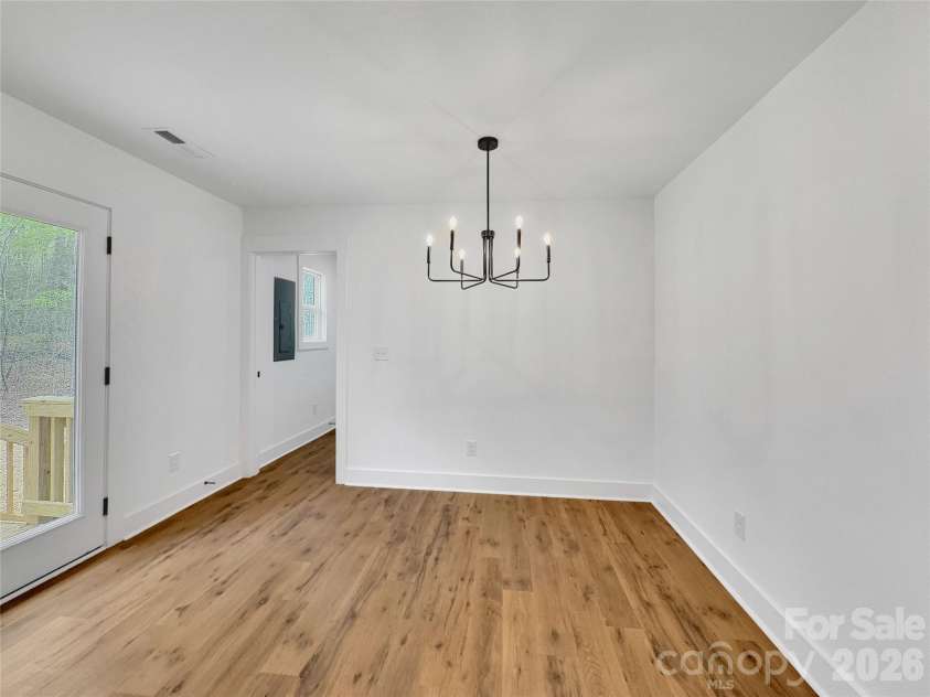 2504 Lazy Oak Drive, Lancaster, SC 29720.  MLS# CAR4357902, YatesRealty ID 8558. Dining area