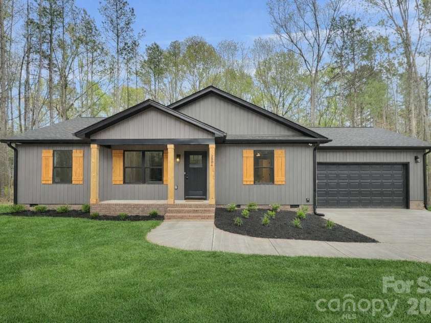 2504 Lazy Oak Drive, Lancaster, SC 29720.  MLS# CAR4357902, YatesRealty ID 8558. *Virtually added grass