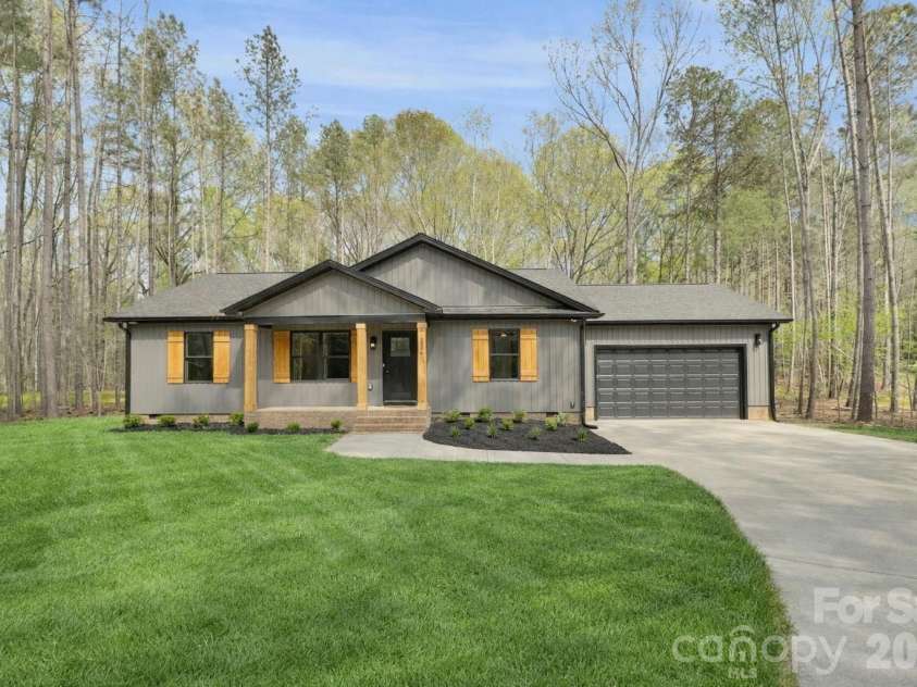 2504 Lazy Oak Drive, Lancaster, SC 29720.  MLS# CAR4357902, YatesRealty ID 8558. *Virtually added grass