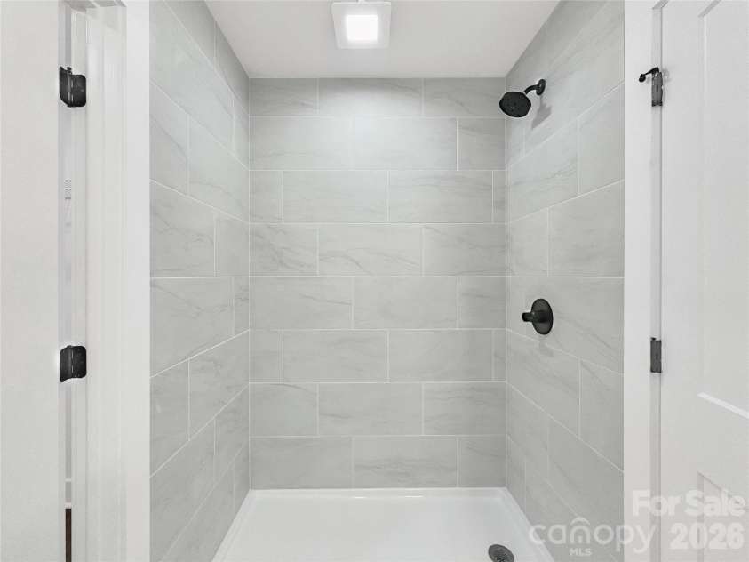 2504 Lazy Oak Drive, Lancaster, SC 29720.  MLS# CAR4357902, YatesRealty ID 8558. Walk-in shower