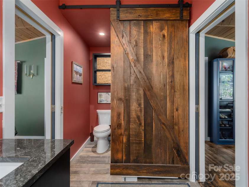 420 Sequoyah Lane, Brevard, NC 28712.  MLS# CAR4223226, YatesRealty ID 8558. 