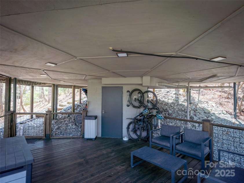 420 Sequoyah Lane, Brevard, NC 28712.  MLS# CAR4223226, YatesRealty ID 8558. 