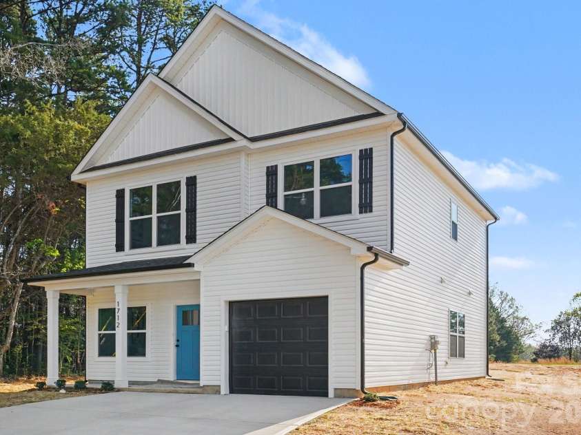 1712 Chapman Avenue, Kannapolis, NC 28081.  MLS# CAR4363599, YatesRealty ID 8559. 