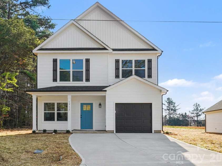 1712 Chapman Avenue, Kannapolis, NC 28081.  MLS# CAR4363599, YatesRealty ID 8559. 