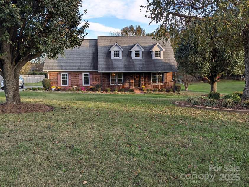 2304 Fox Hunt Drive, Monroe, NC 28110.  MLS# CAR4195112, YatesRealty ID 8560. 