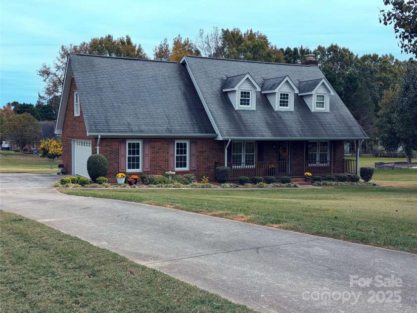 2304 Fox Hunt Drive, Monroe, NC 28110.  MLS# CAR4195112, YatesRealty ID 8560. 