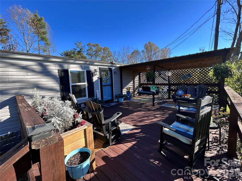 135 Phillips Road, Spruce Pine, NC 28777.  MLS# CAR4352342, YatesRealty ID 8561. 