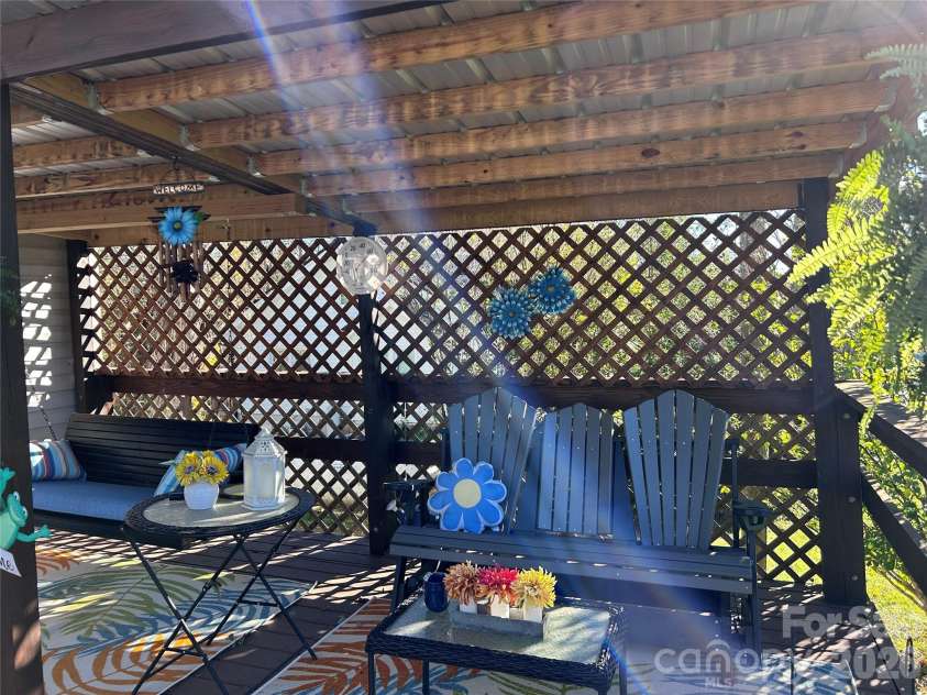 135 Phillips Road, Spruce Pine, NC 28777.  MLS# CAR4352342, YatesRealty ID 8561. 