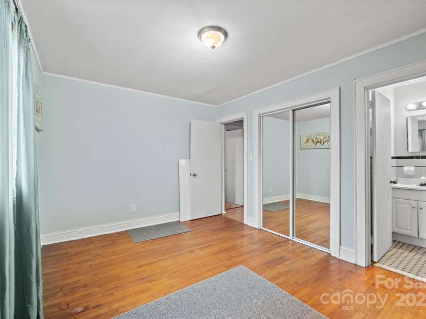 401 Clover Lane, Newton, NC 28658.  MLS# CAR4251572, YatesRealty ID 8561. 