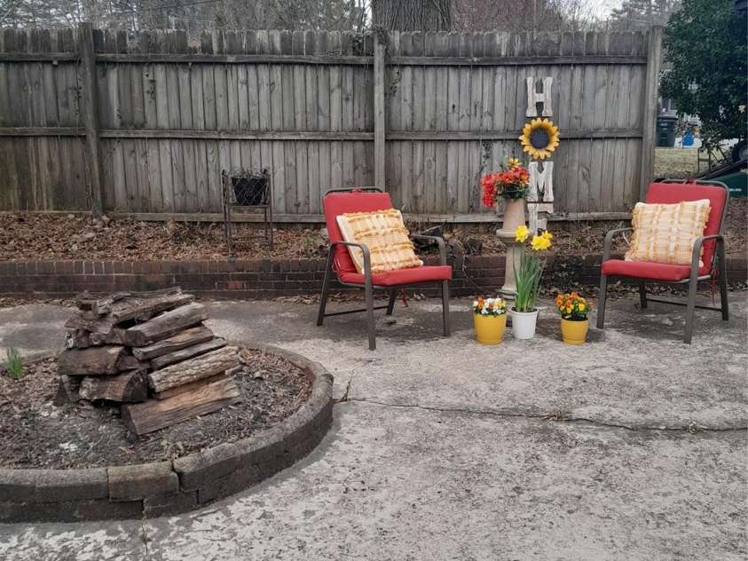 401 Clover Lane, Newton, NC 28658.  MLS# CAR4251572, YatesRealty ID 8561. 