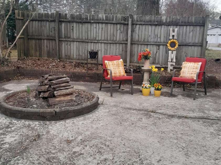 401 Clover Lane, Newton, NC 28658.  MLS# CAR4251572, YatesRealty ID 8561. 