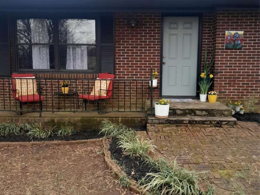 401 Clover Lane, Newton, NC 28658.  MLS# CAR4251572, YatesRealty ID 8561. 