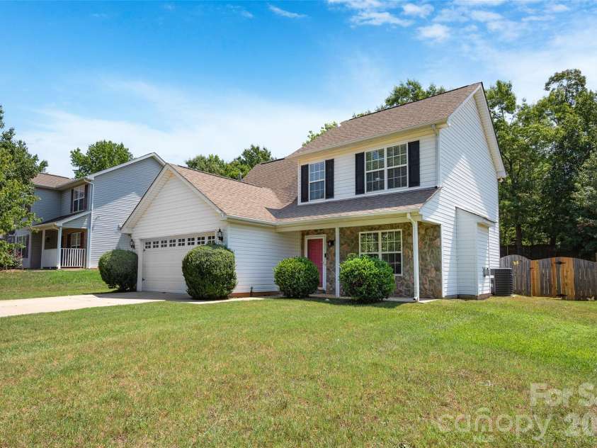 420 Fawnbrook Lane, Gastonia, NC 28052.  MLS# CAR4402931, YatesRealty ID 8562. 