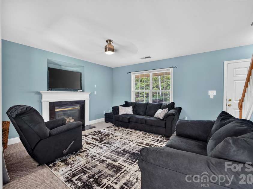 420 Fawnbrook Lane, Gastonia, NC 28052.  MLS# CAR4402931, YatesRealty ID 8562. 
