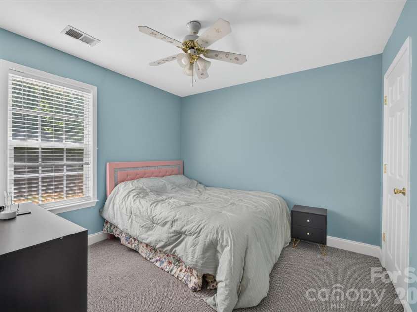 420 Fawnbrook Lane, Gastonia, NC 28052.  MLS# CAR4402931, YatesRealty ID 8562. 