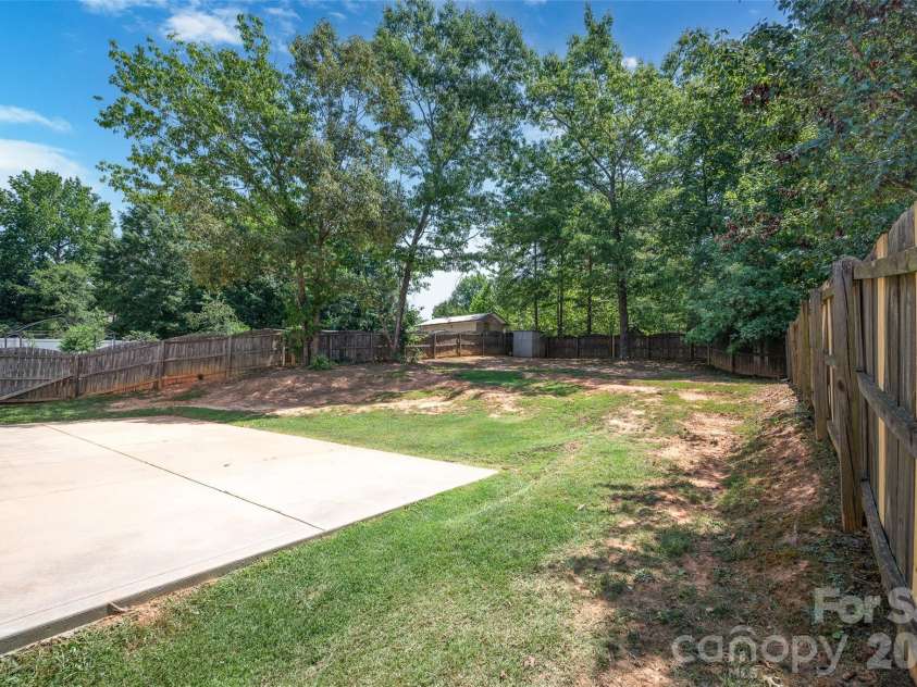 420 Fawnbrook Lane, Gastonia, NC 28052.  MLS# CAR4402931, YatesRealty ID 8562. 