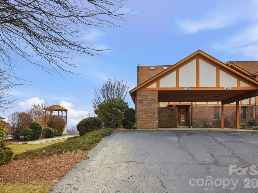 1403 Fleetwood Plaza, Hendersonville, NC 28739.  MLS# CAR4332853, YatesRealty ID 8563. 
