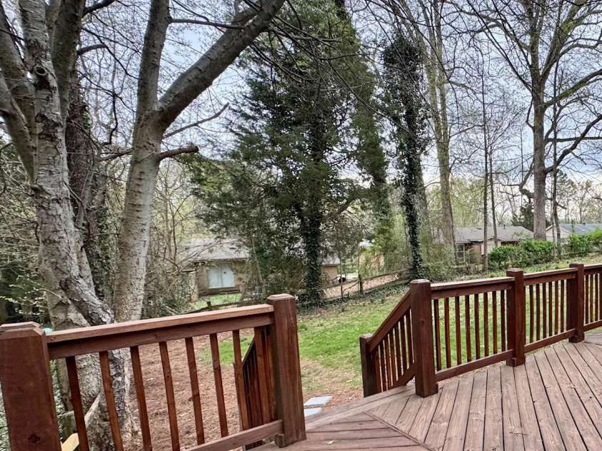 4805 Horizon Circle, Charlotte, NC 28215.  MLS# CAR4237712, YatesRealty ID 8563. 