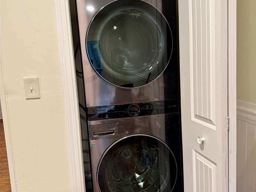 4805 Horizon Circle, Charlotte, NC 28215.  MLS# CAR4237712, YatesRealty ID 8563. 