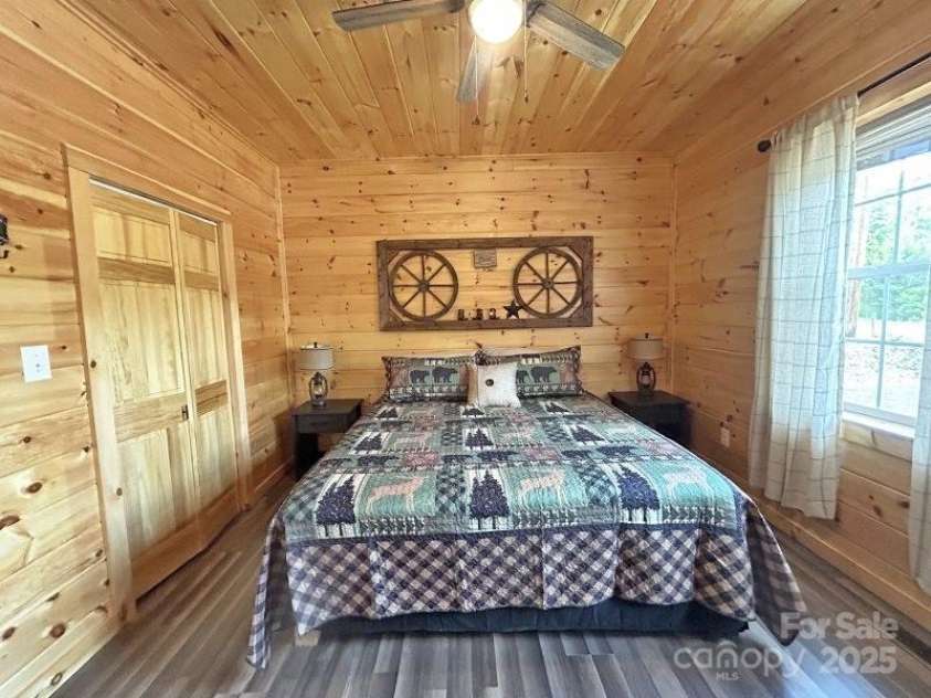 266 Ridge Drive, Bryson City, NC 28713.  MLS# CAR4239679, YatesRealty ID 8564. 