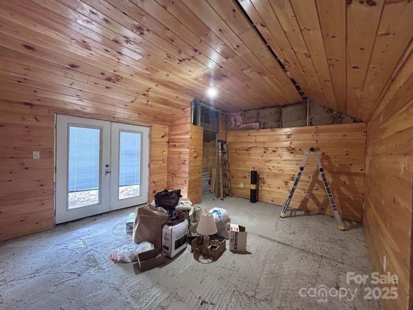 266 Ridge Drive, Bryson City, NC 28713.  MLS# CAR4239679, YatesRealty ID 8564. 