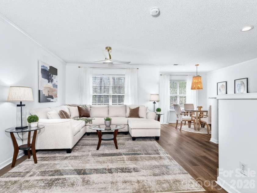 9977 Reindeer Way Lane, Charlotte, NC 28216.  MLS# CAR4351235, YatesRealty ID 8564. Great Room 