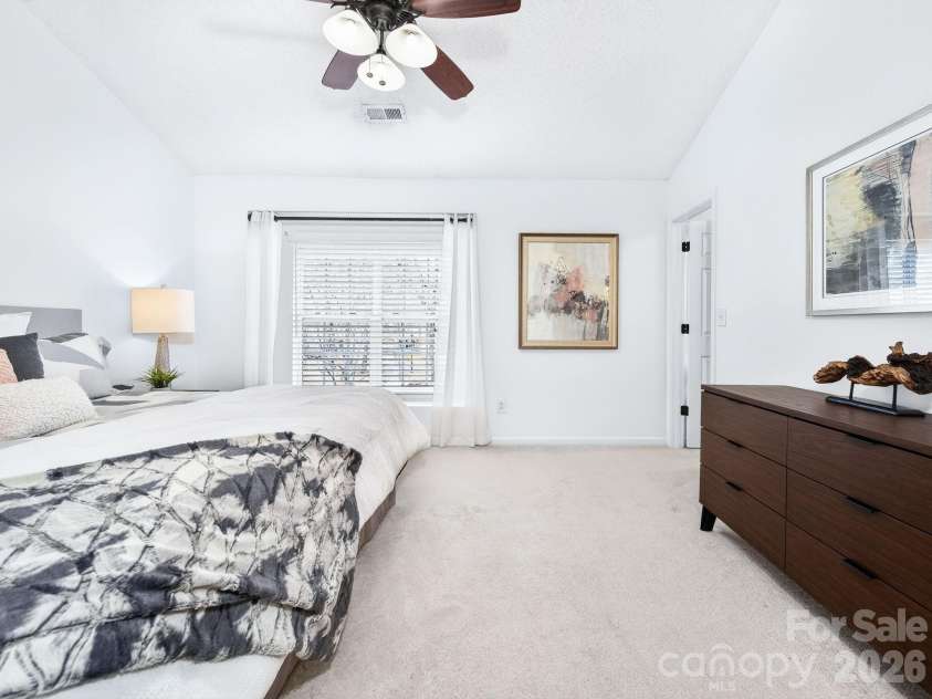 9977 Reindeer Way Lane, Charlotte, NC 28216.  MLS# CAR4351235, YatesRealty ID 8564. Primary Suite 