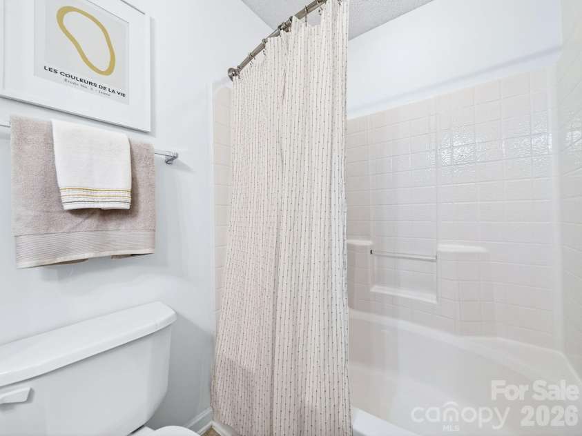 9977 Reindeer Way Lane, Charlotte, NC 28216.  MLS# CAR4351235, YatesRealty ID 8564. Primary Suite 
