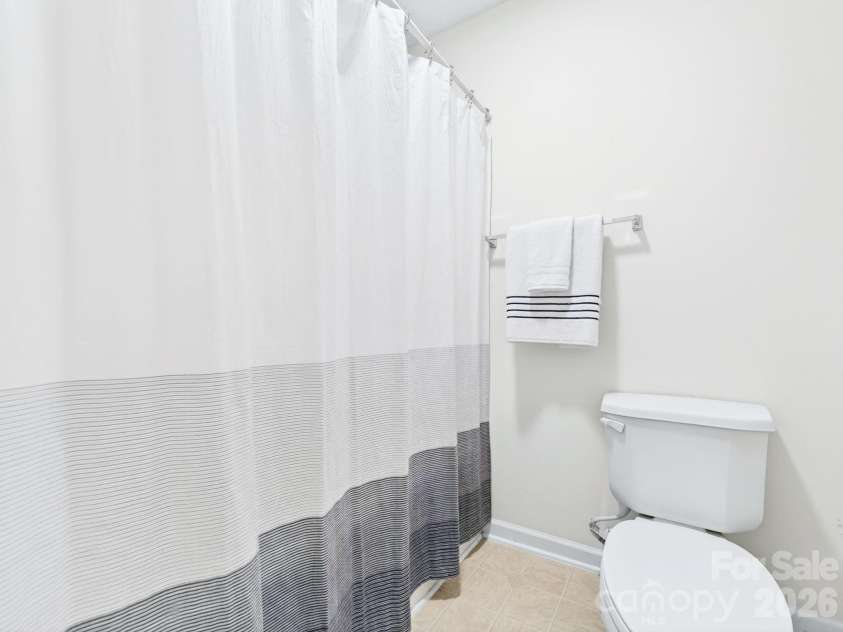9977 Reindeer Way Lane, Charlotte, NC 28216.  MLS# CAR4351235, YatesRealty ID 8564. Second Primary Suite