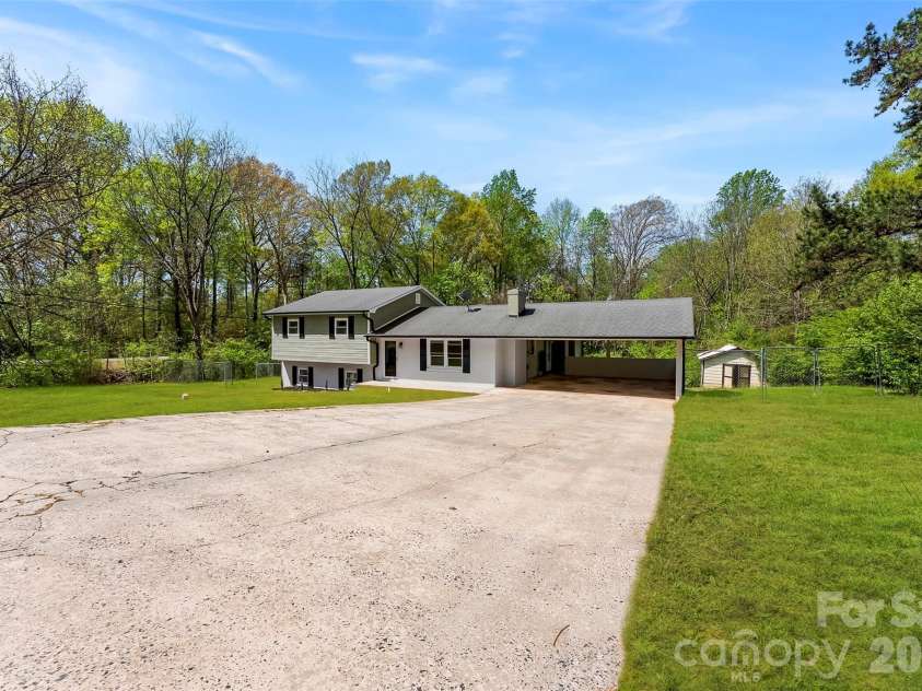 503 8th Street, Bessemer City, NC 28016.  MLS# CAR4354472, YatesRealty ID 8567. 