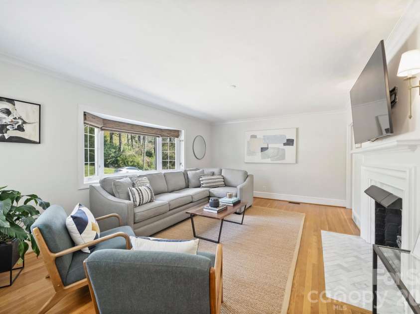 3608 Ellen Avenue, Charlotte, NC 28205.  MLS# CAR4361918, YatesRealty ID 8569. Front Living Room